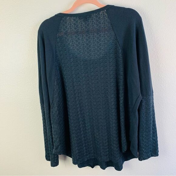 Suzanne Betro Lace Back Thermal Top - Picture 3 of 3